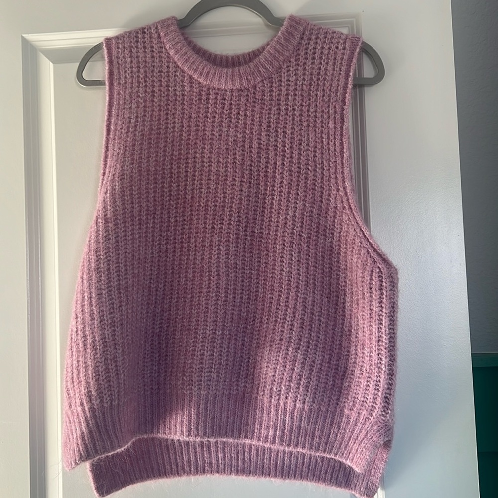 Sweater vest